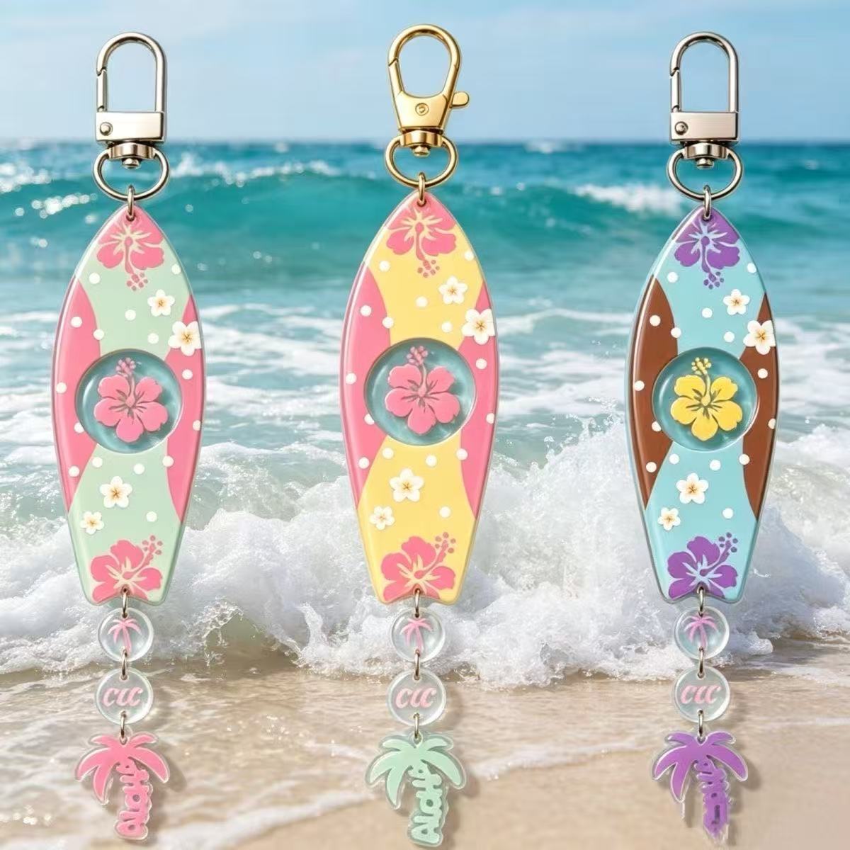 Anime Merchandise Keychain - INS Hawaiianisches Surfbrett-förmiges Acryl-Schlüsselanhänger-Set Hibiskusblüten- &